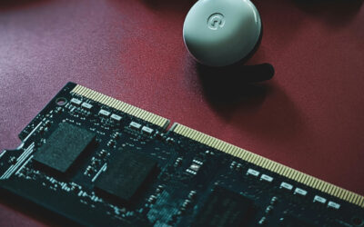 Kolik paměti RAM potřebujete? 8, 16 nebo 32 GB — praktické srovnání (2026)